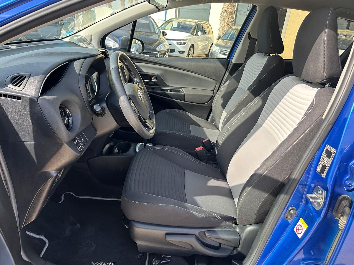 TOYOTA YARIS ADVANCE 1.5 HYBRID AUTO SPANISH LHD IN SPAIN 35000 MILES 2017